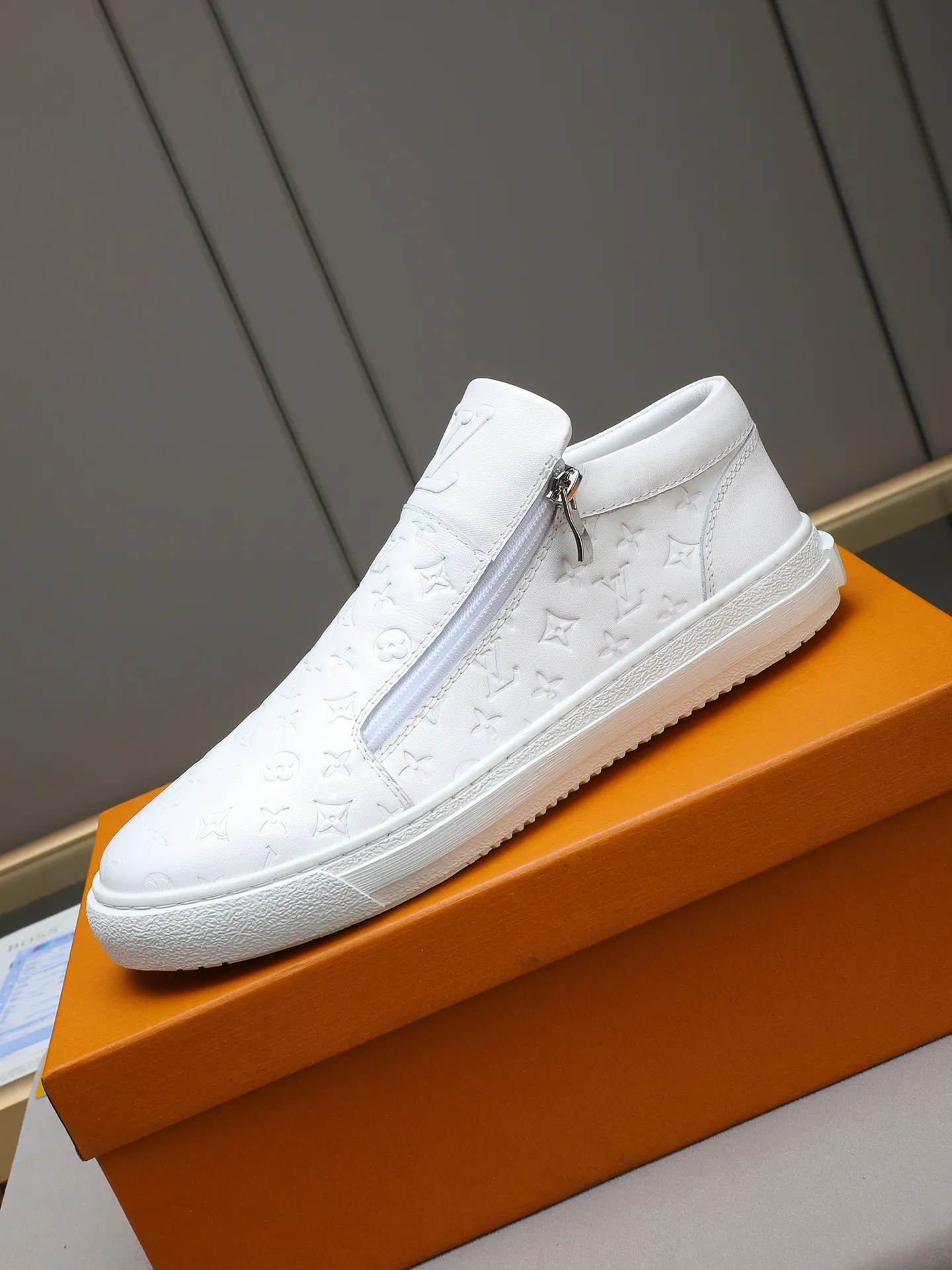The main recommended model👍👍👍PP440 is the new LOUIS VUITTON [Luden Yiwei]——LV upper [Lv]🇮🇹Imported first-layer cowhide embossed🇩🇪Breathable sheep lining ➕Non-slip and wear-resistant outsole. Every man's identity is reflected in his elegant and stable upper shoes🚶🏻🚶🏻📯 No matter the wind or rain, the shoe last remains unchanged and can stand the test of time🔍️. ——Code number: 38-44 (45 can be customized)